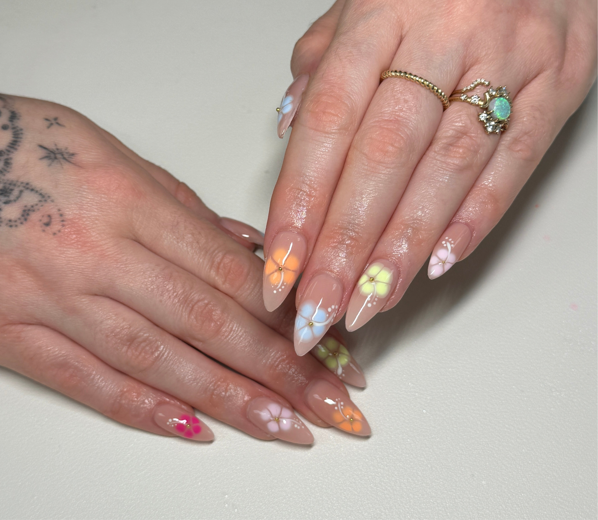 Sweet Caramel Drizzle Nails 2025