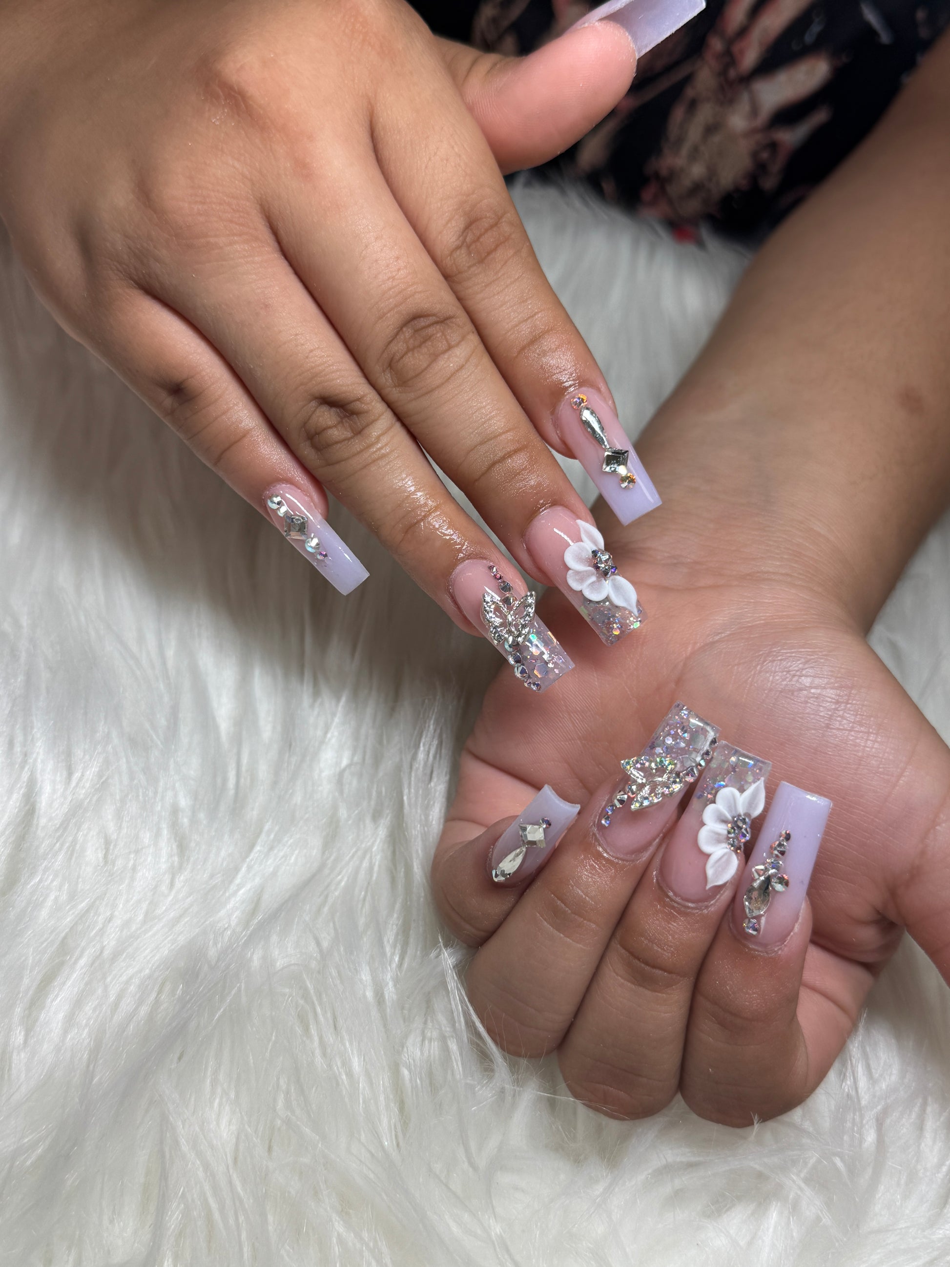 Geometric White Nails 2025 Trend